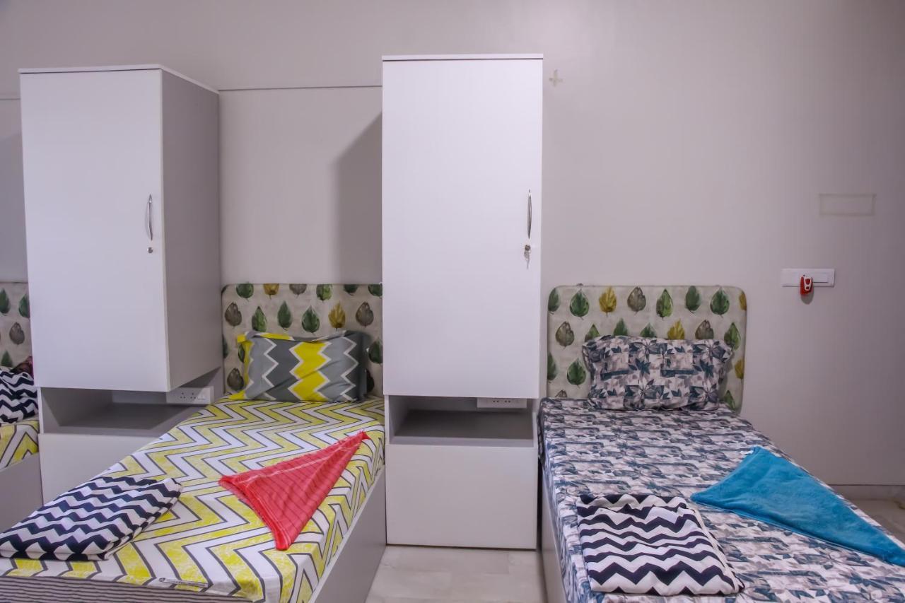 Urban Nomads Pune Hostel Bagian luar foto